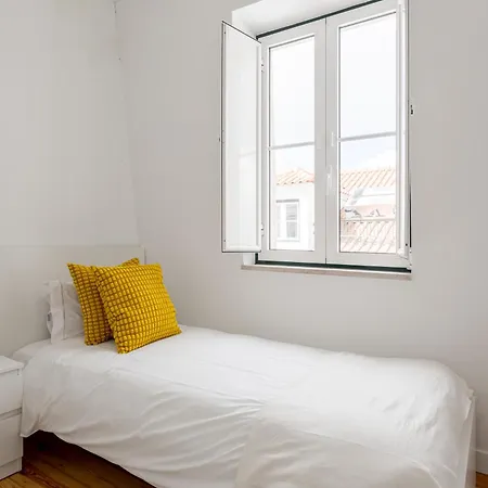 3-bed Flat Retreat By Sao Jorge Castle Apartment