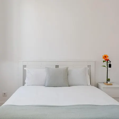 3-bed Flat Retreat By Sao Jorge Castle Apartment Lisbon