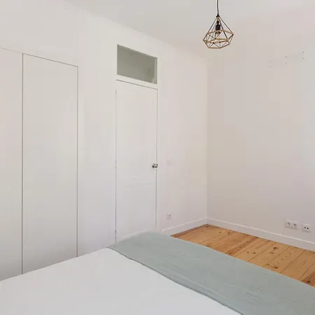 Apartment 3-bed Flat Retreat By Sao Jorge Castle