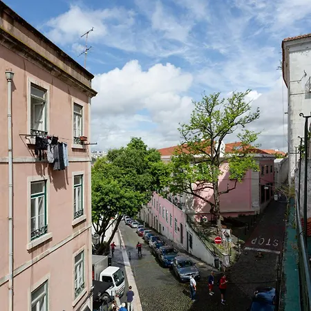 Apartment 3-bed Flat Retreat By Sao Jorge Castle Lisbon