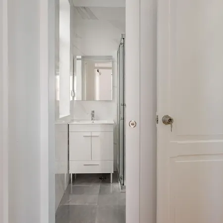 3-bed Flat Retreat By Sao Jorge Castle