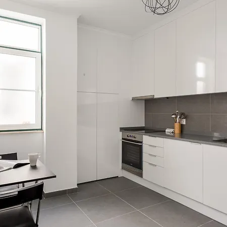 Apartment 3-bed Flat Retreat By Sao Jorge Castle *