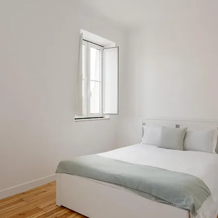 Apartment 3-bed Flat Retreat By Sao Jorge Castle *